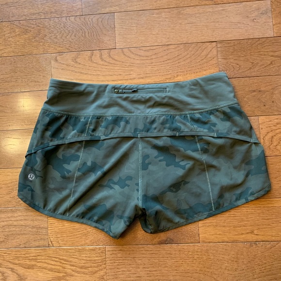 🔥Lululemon Speed Shorts-Savasana Camo Green🔥 - Picture 4 of 11